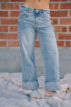 Load image into Gallery viewer, Off The Cuff Jeans
